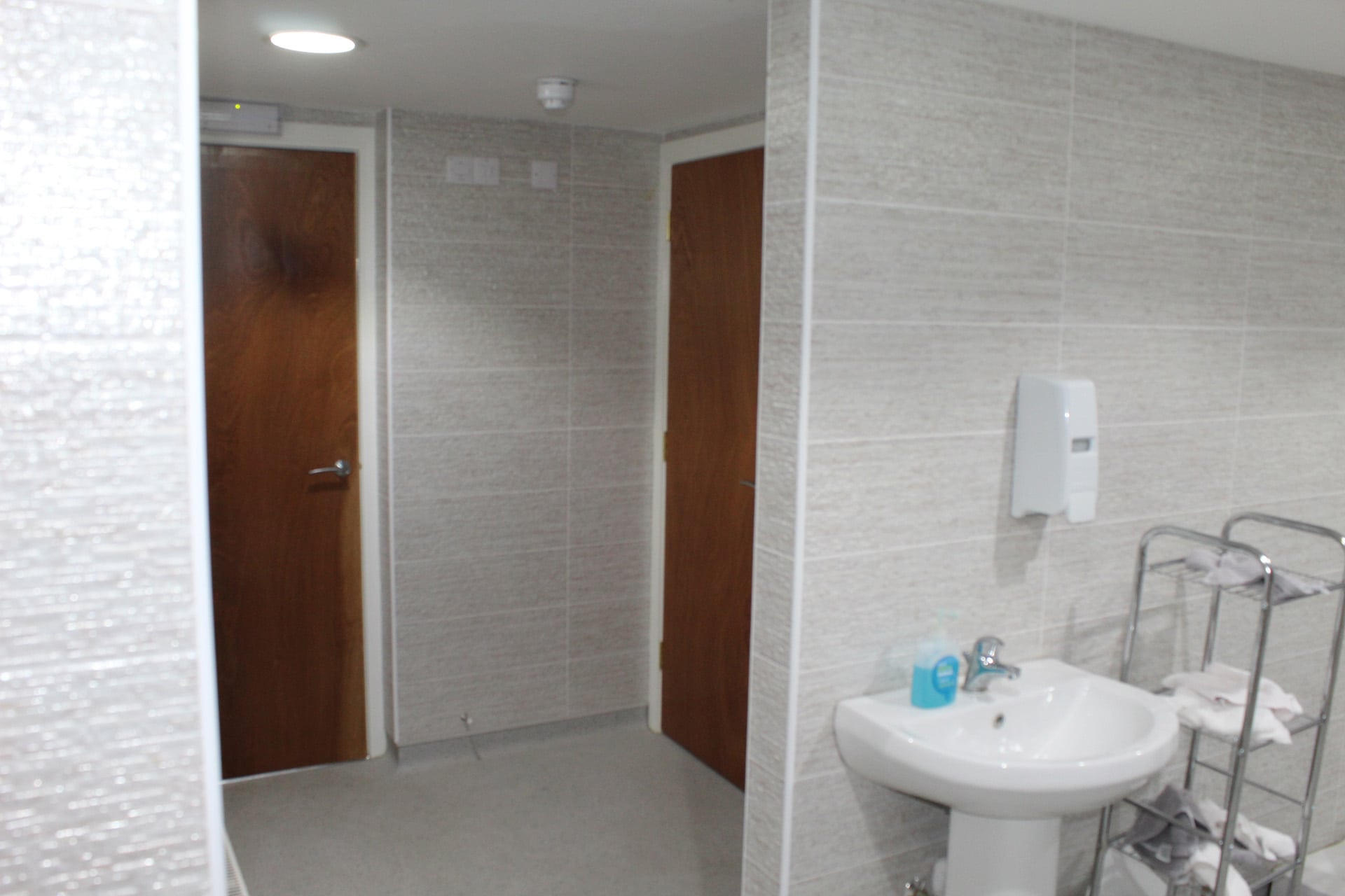 WOMEN’S FACILITIES: