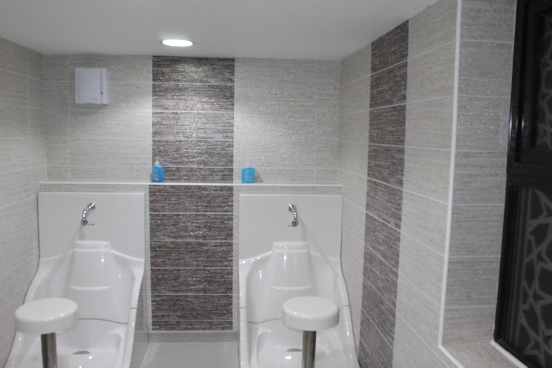 WOMEN’S FACILITIES: