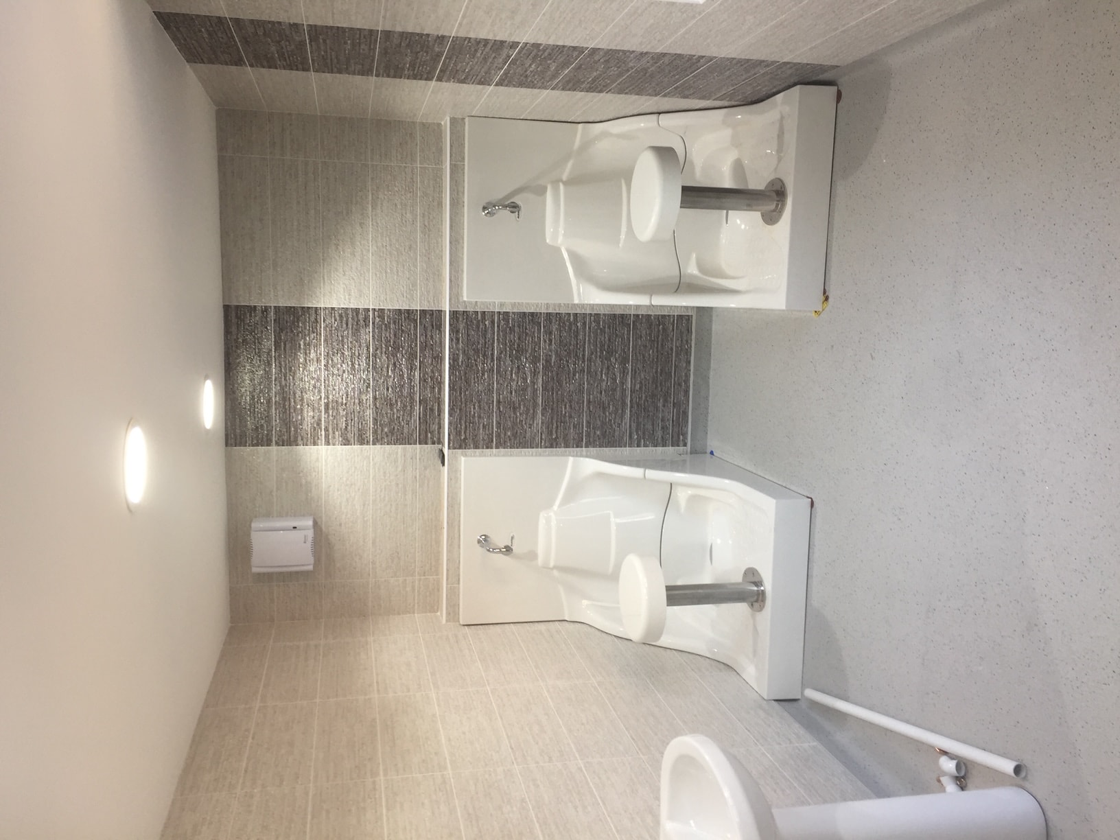 WOMEN’S FACILITIES: